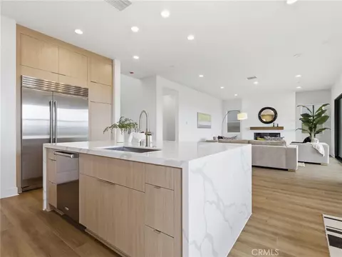 Kitchen - 27546 Juniper Ln, Valencia, CA 91381 photo 2 of 5