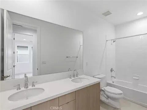 Bath - 27546 Juniper Ln, Valencia, CA 91381 photo 7 of 7