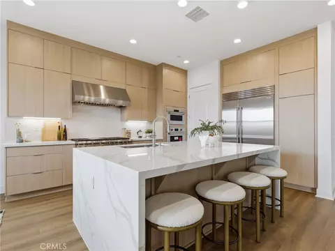 Kitchen - 27546 Juniper Ln, Valencia, CA 91381 photo 4 of 5