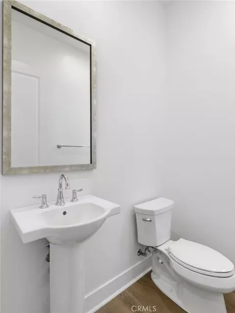 Bath - 27546 Juniper Ln, Valencia, CA 91381 photo 1 of 7