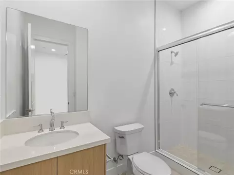 Bath - 27546 Juniper Ln, Valencia, CA 91381 photo 5 of 7