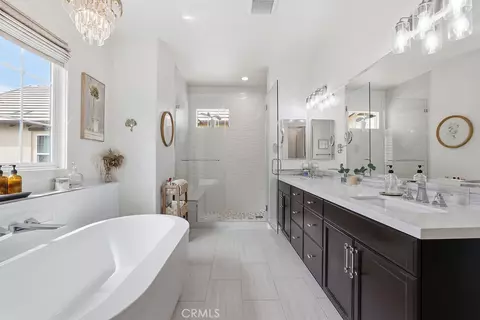 Bath - 1616 Range Rd, Oxnard, CA 93036 photo 1 of 7