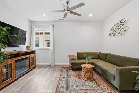 Living - 1616 Range Rd, Oxnard, CA 93036 photo 2 of 2