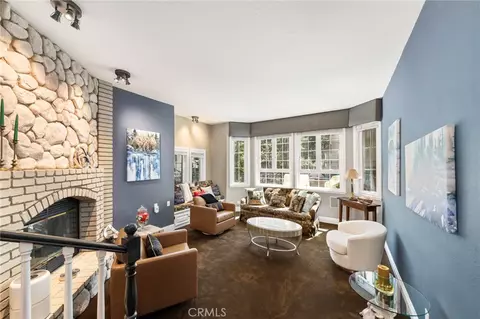 Living - 447 Bay View Dr, Lake Arrowhead, CA 92352 photo 3 of 3