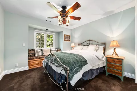 Bedroom - 447 Bay View Dr, Lake Arrowhead, CA 92352 photo 4 of 4