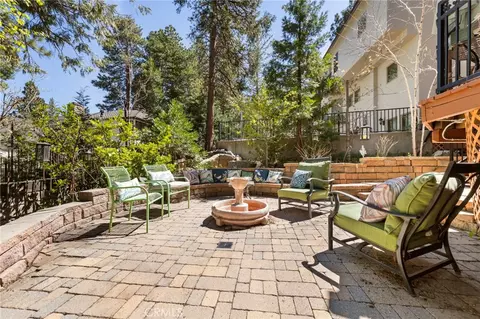 Exterior - 447 Bay View Dr, Lake Arrowhead, CA 92352 photo 5 of 10