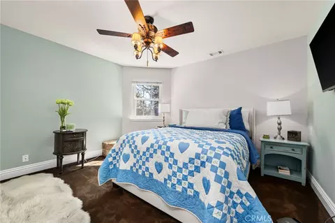Bedroom - 447 Bay View Dr, Lake Arrowhead, CA 92352 photo 3 of 4