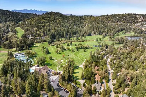 View/Area - 447 Bay View Dr, Lake Arrowhead, CA 92352 photo 4 of 5