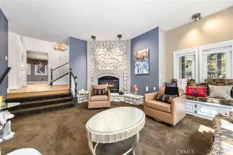 Living - 447 Bay View Dr, Lake Arrowhead, CA 92352 photo 2 of 3