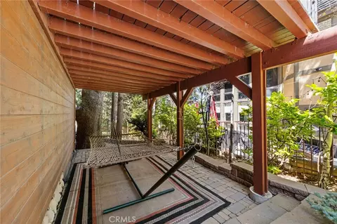 Exterior - 447 Bay View Dr, Lake Arrowhead, CA 92352 photo 6 of 10