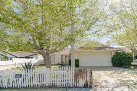 36620 Ramona Rd, Palmdale, CA 93550
