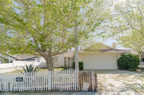 36620 Ramona Rd, Palmdale, CA 93550