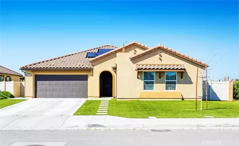 2113 E Donatello St, Lancaster, CA 93535