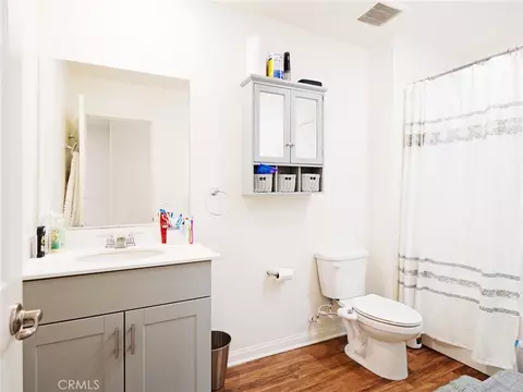 Bath - 2113 E Donatello St, Lancaster, CA 93535 photo 1 of 3
