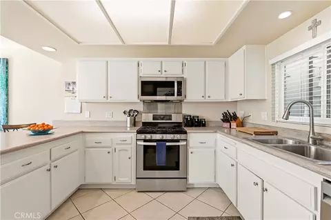 Kitchen - 4574 Gateshead, Oxnard, CA 93035 photo 9 of 9