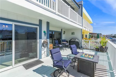Exterior - 4574 Gateshead, Oxnard, CA 93035 photo 4 of 5