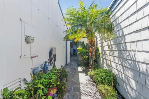 Exterior - 4574 Gateshead, Oxnard, CA 93035 photo 5 of 12