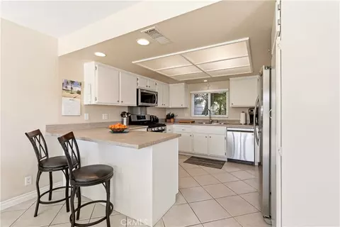 Kitchen - 4574 Gateshead, Oxnard, CA 93035 photo 1 of 3