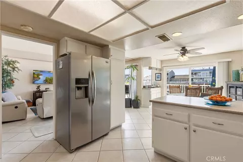 Kitchen - 4574 Gateshead, Oxnard, CA 93035 photo 7 of 9