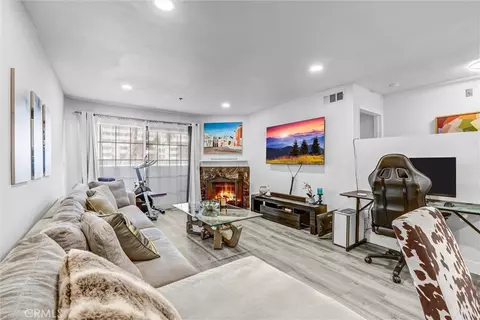 6545 Reseda Blvd #6, Reseda, CA 91335 photo 2