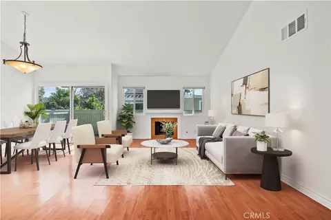 22117 Burbank #5, Woodland Hills, CA 91367