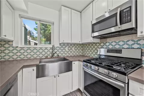22117 Burbank #5, Woodland Hills, CA 91367