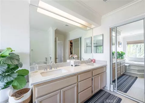 Bath - 985 Brandon Ave, Simi Valley, CA 93065 photo 8 of 11