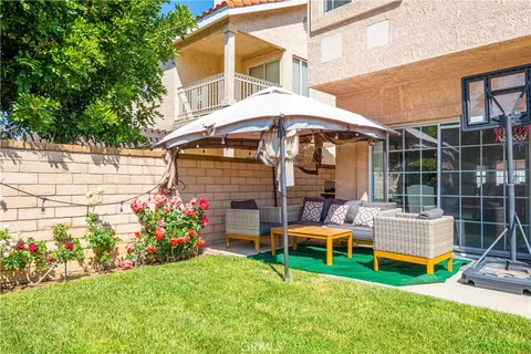 Exterior - 985 Brandon Ave, Simi Valley, CA 93065 photo 9 of 10