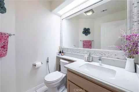 Bath - 985 Brandon Ave, Simi Valley, CA 93065 photo 2 of 11