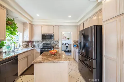 Kitchen - 985 Brandon Ave, Simi Valley, CA 93065 photo 1 of 4