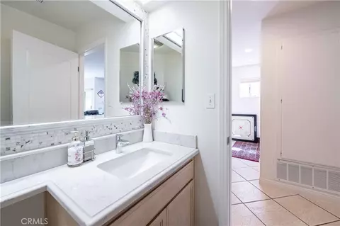 Bath - 985 Brandon Ave, Simi Valley, CA 93065 photo 3 of 11