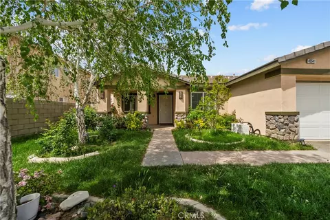 45541 Robinson Dr, Lancaster, CA 93535