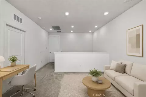 Entry Way - 22886 Concord, Saugus, CA 91350 photo 6 of 7