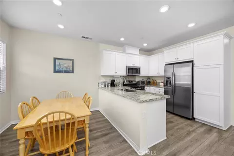 Kitchen - 22886 Concord, Saugus, CA 91350 photo 2 of 3