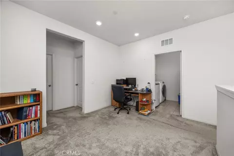 Entry Way - 22886 Concord, Saugus, CA 91350 photo 5 of 7