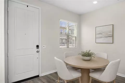Entry Way - 22886 Concord, Saugus, CA 91350 photo 1 of 7