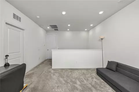 Entry Way - 22886 Concord, Saugus, CA 91350 photo 7 of 7