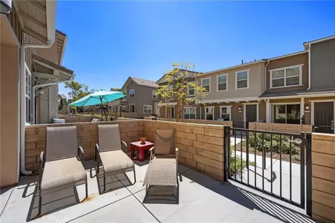 Exterior - 22886 Concord, Saugus, CA 91350 photo 2 of 3