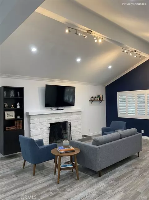 8961 Etiwanda Ave, Northridge, CA 91325