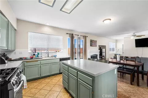 Kitchen - 36624 Roosevelt, Palmdale, CA 93552 photo 2 of 2