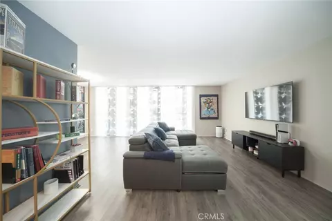 7260 Hillside Ave #207, Los Angeles, CA 90046