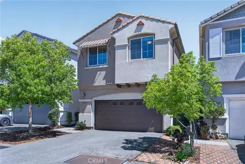 10250 Angel Ln, Pacoima, CA 91331