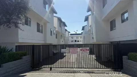 12380 Chandler Blvd #B, Valley Village, CA 91607