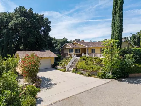 23428 Oakrun Ln, Newhall, CA 91321