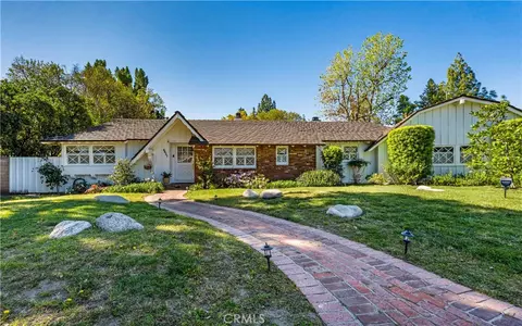 9827 Sylvia Ave, Northridge, CA 91324
