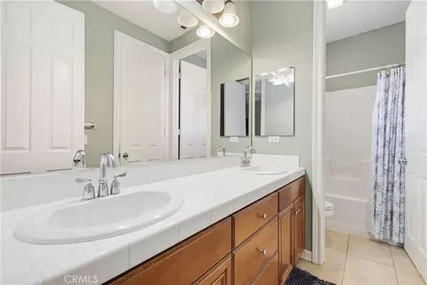 Bath - 19721 Mathilde Ln, Saugus, CA 91350 photo 5 of 6