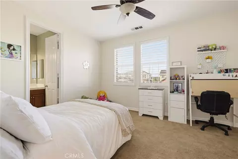 Bedroom - 19721 Mathilde Ln, Saugus, CA 91350 photo 7 of 11