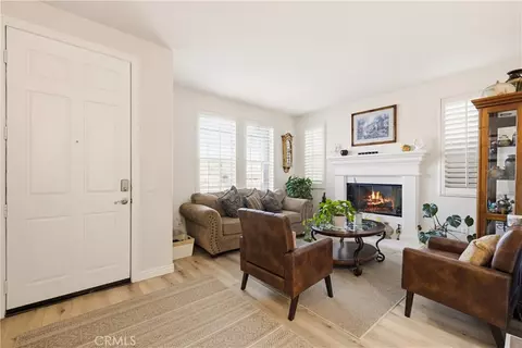 Entry Way - 19721 Mathilde Ln, Saugus, CA 91350 photo 1 of 6