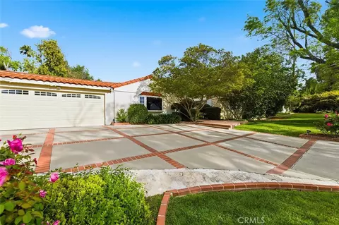 5220 Collier Pl, Woodland Hills, CA 91364