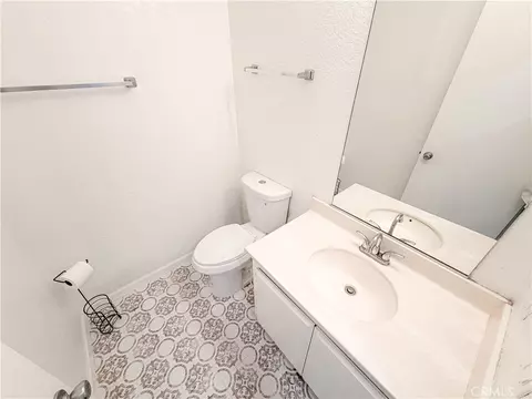 Bath - 14312 Dover, Mojave, CA 93501 photo 2 of 6